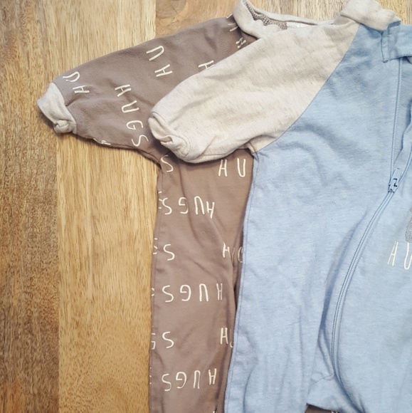 Last Chance! 6 Gerber Sleep n'Play footed onesies - Picture 7 of 8